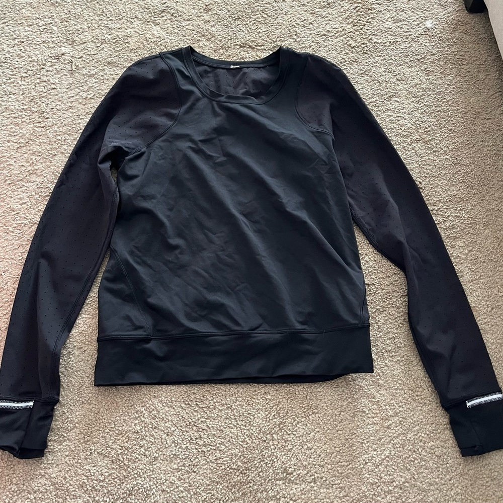 Lululemon Size 2 Black Long sleeve